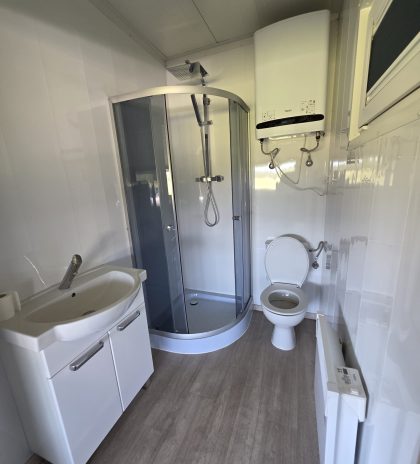 Sanitariat na łowisku Patok – WC i prysznic, Dąbrówka Stany
